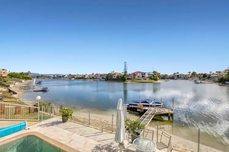 7 Saxonvale Terrace, Mermaid Waters QLD 4218