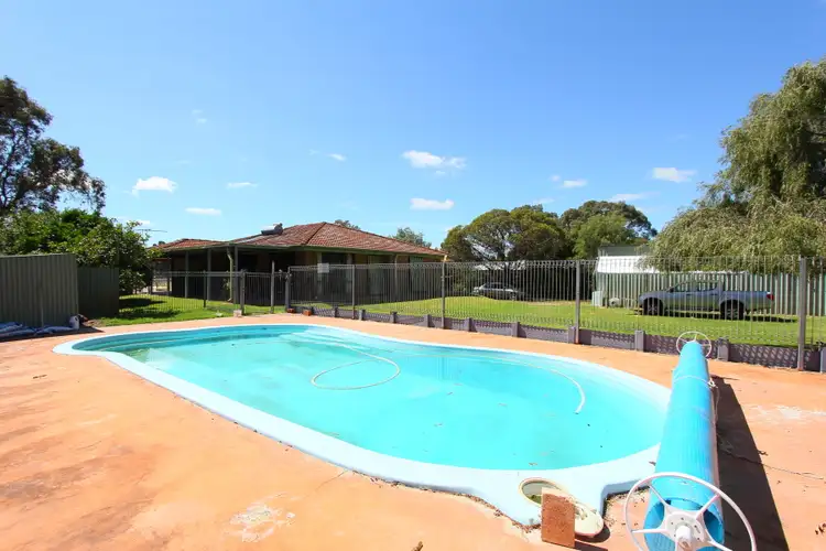 12 McKenzie Street, Muchea WA 6501