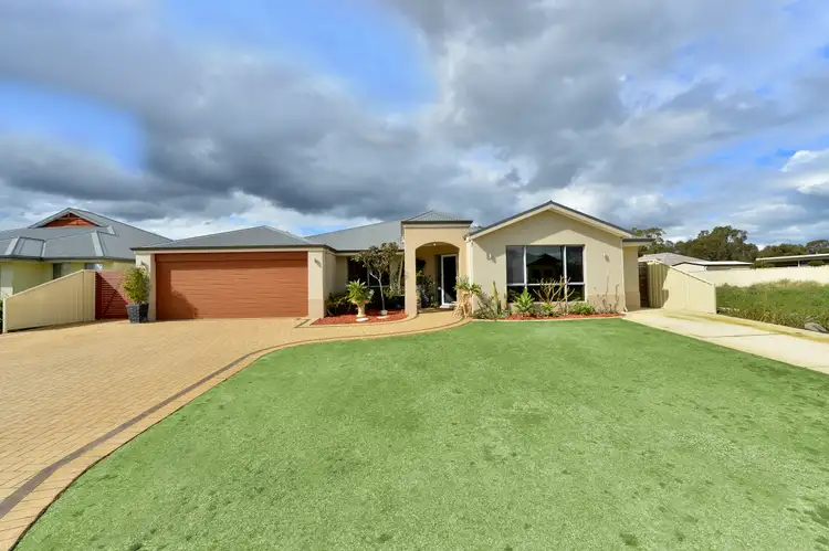 22 Teague Way, Lakelands WA 6180