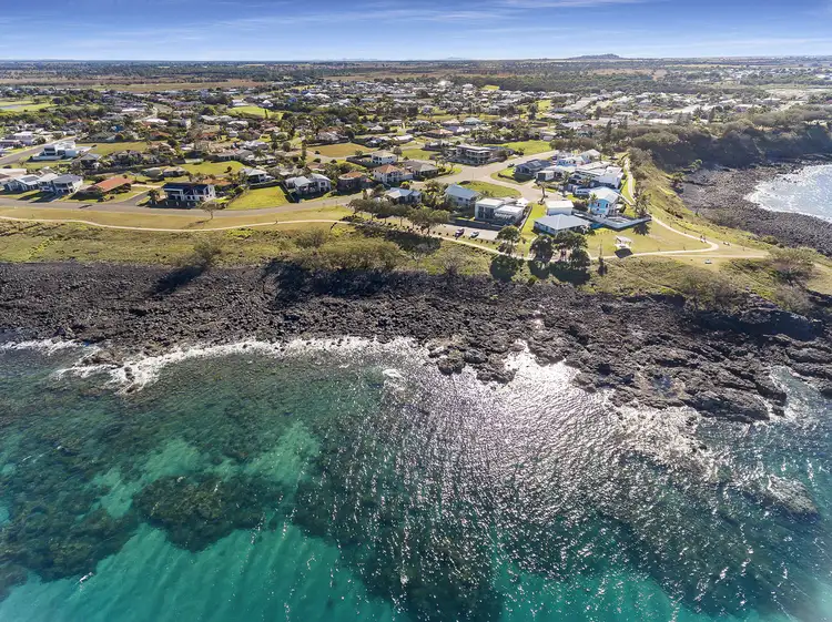3 Arunda Street, Coral Cove QLD 4670