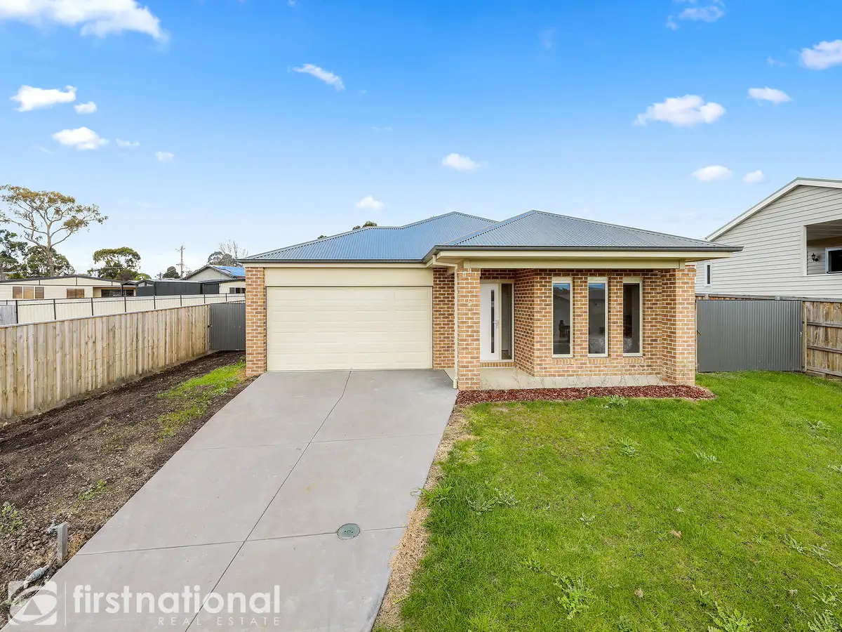 Main view of Homely house listing, 5 Glenbrook Place, Willow Grove VIC 3825