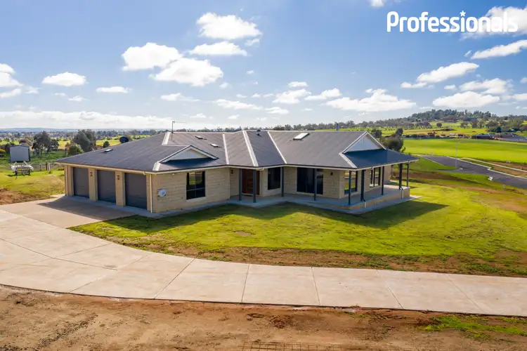 27 Jumbuck Drive, Gobbagombalin NSW 2650