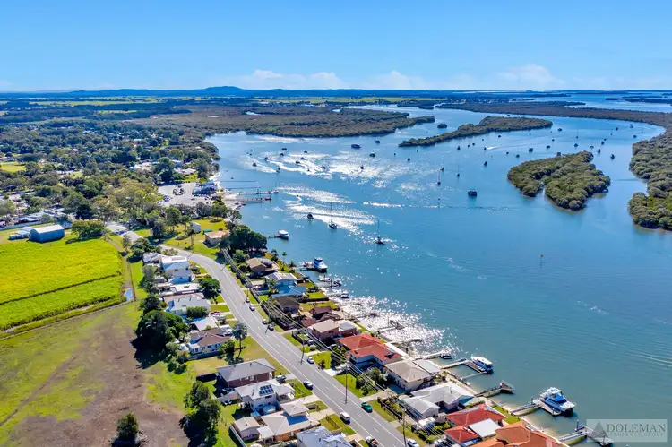 19 Esplanade, Jacobs Well QLD 4208