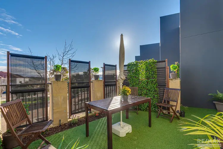 8/10 Pavonia Link, Clarkson WA 6030