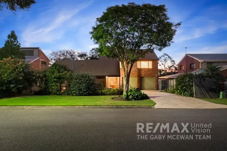 7 Urquhart Street, Carindale QLD 4152