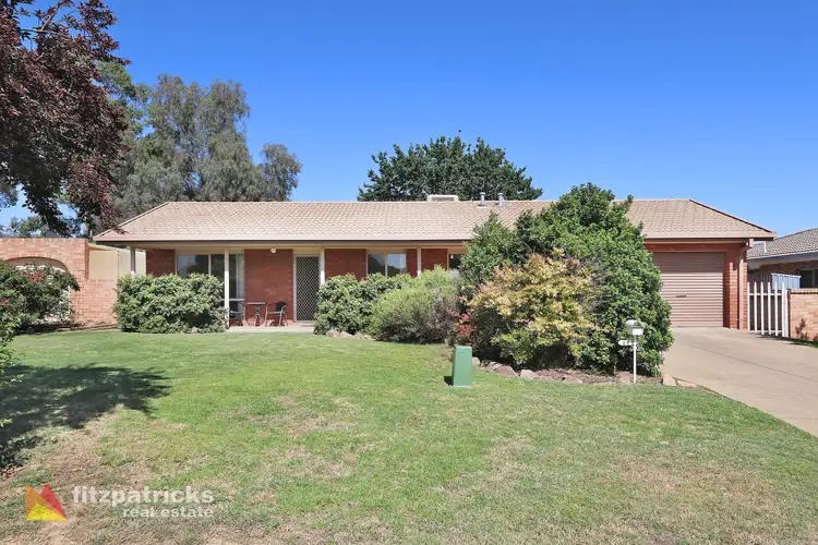 24 Balleroo Crescent, Glenfield Park NSW 2650