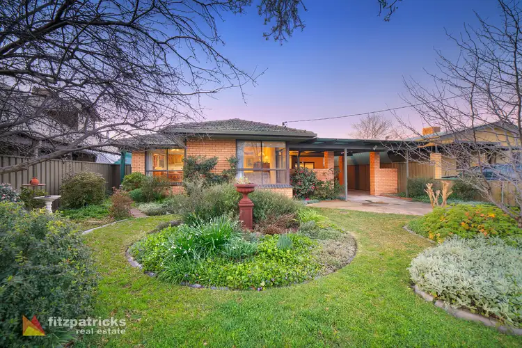 11 Lake Street, Lake Albert NSW 2650
