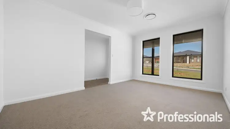 Second view of Homely house listing, 7 Newlands Crescent, Kelso NSW 2795