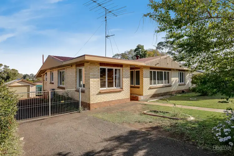 12 Geoffrey Street, Mount Lofty QLD 4350