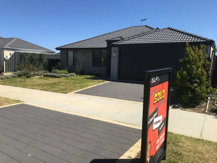 75 Leschenault Loop, Banksia Grove WA 6031