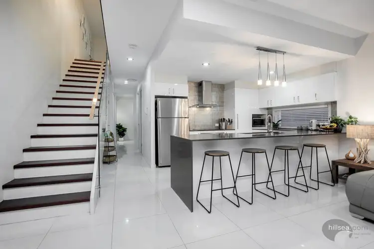 2/21 Scoter Avenue, Paradise Point QLD 4216