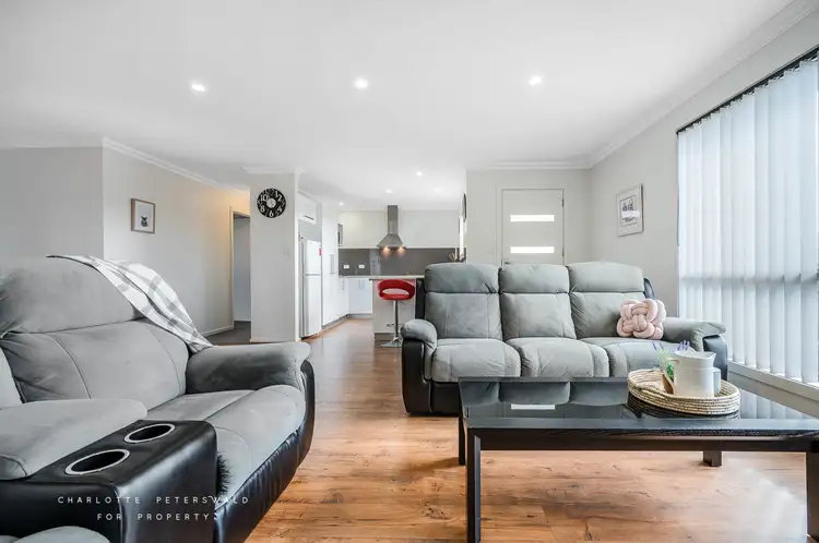 Fourth view of Homely villa listing, 1/49 Hance Road, Howrah TAS 7018