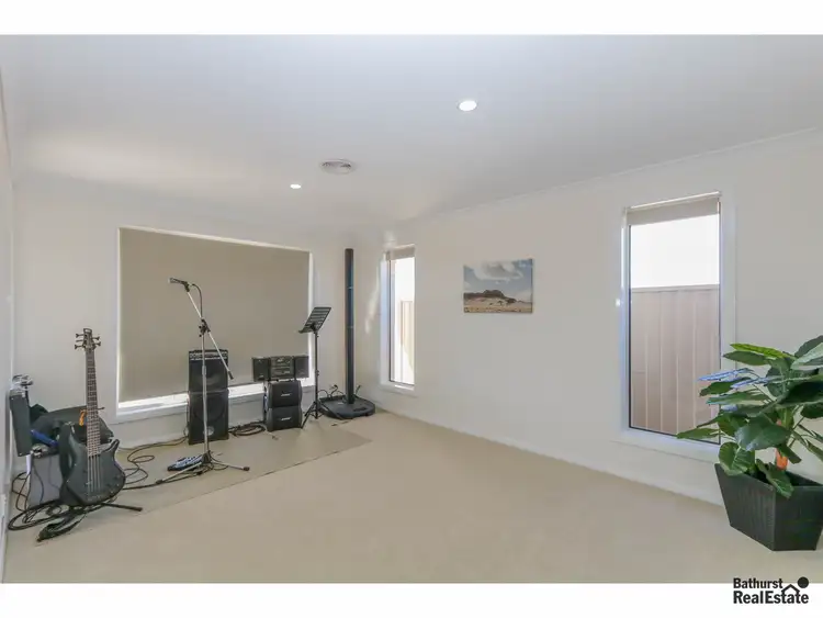 Fifth view of Homely house listing, 5 Hyacinth Way, Windradyne NSW 2795