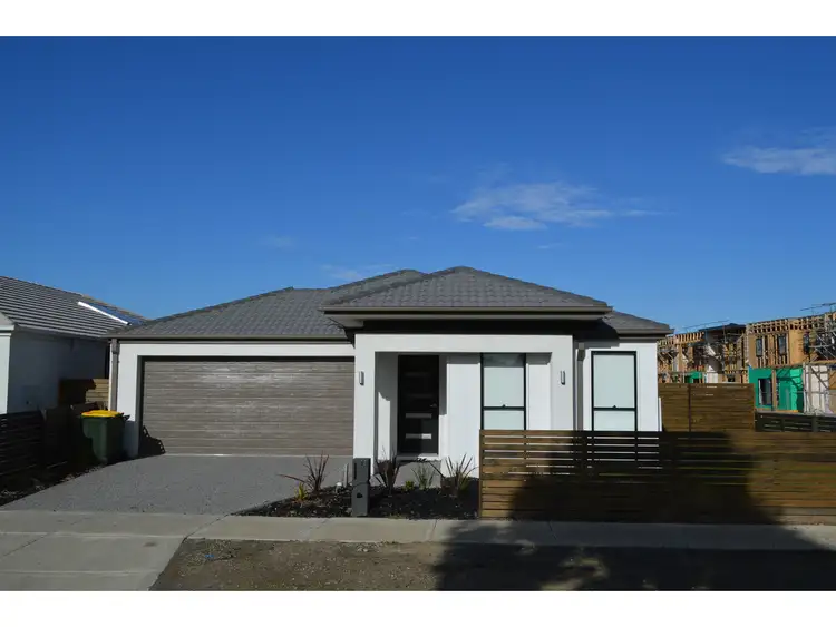 13 Oscar Circuit, Roxburgh Park VIC 3064