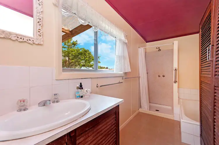 Fifth view of Homely house listing, 16 Heckfield Street, Macarthur VIC 3286