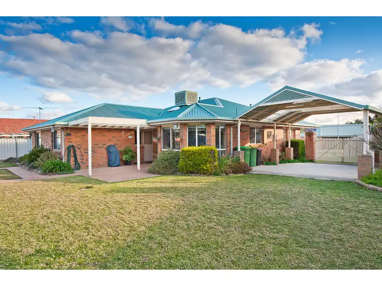 8 Keatinge Court, Lavington NSW 2641