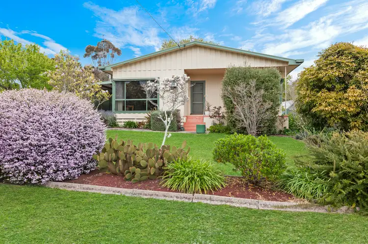 6 McMillan Street, Hamilton VIC 3300