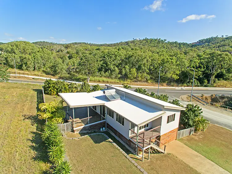 2 Mavis Close, Pacific Heights QLD 4703