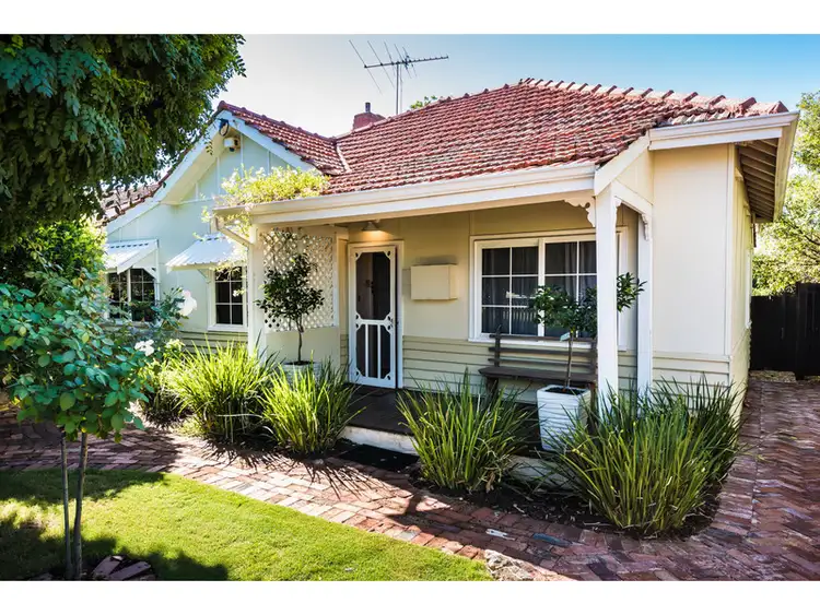 176 Samson Street, White Gum Valley WA 6162