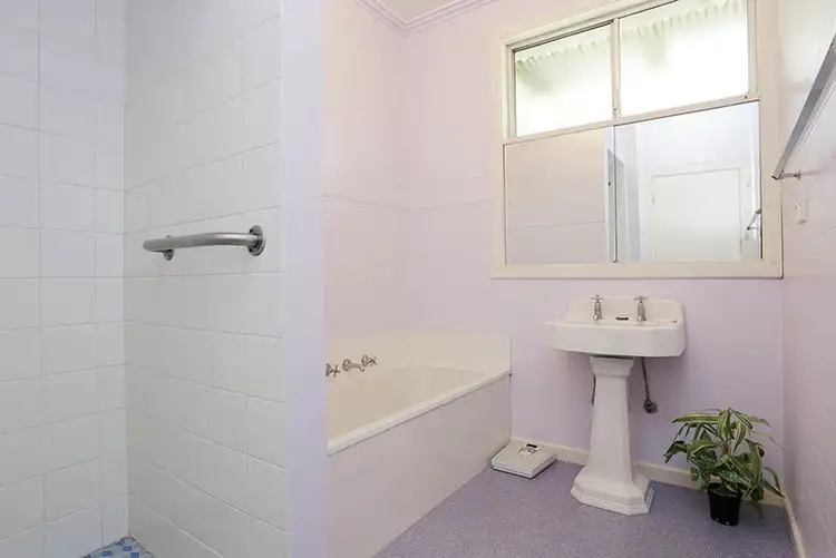 Seventh view of Homely house listing, 1 Markstone Court, Sunshine VIC 3020