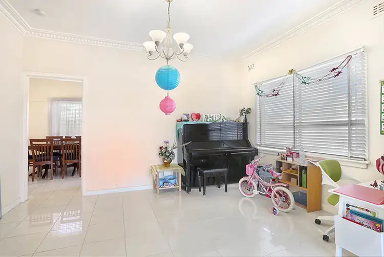 Fifth view of Homely house listing, 2 Doyle Street, Sunshine North VIC 3020