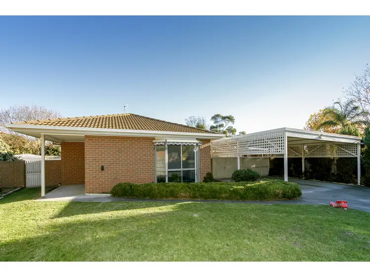 15 Yvette Close, Sale VIC 3850