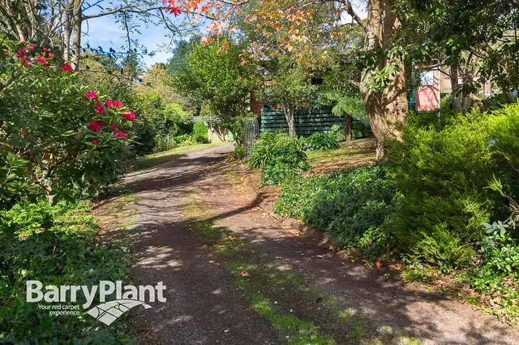8 Paradise Grove, Emerald VIC 3782