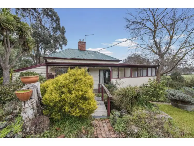 6 Dawson Street, Castlemaine VIC 3450