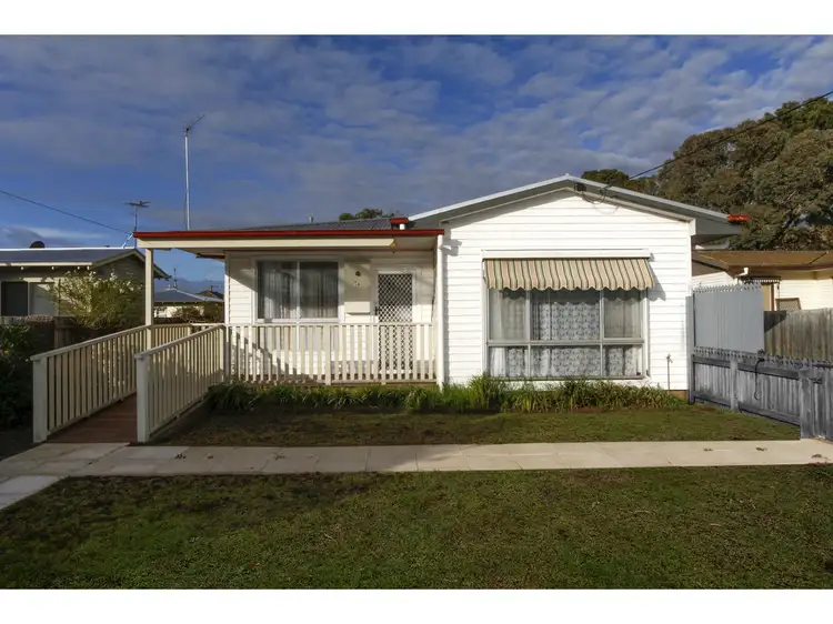 8 Cherry Place, Sale VIC 3850