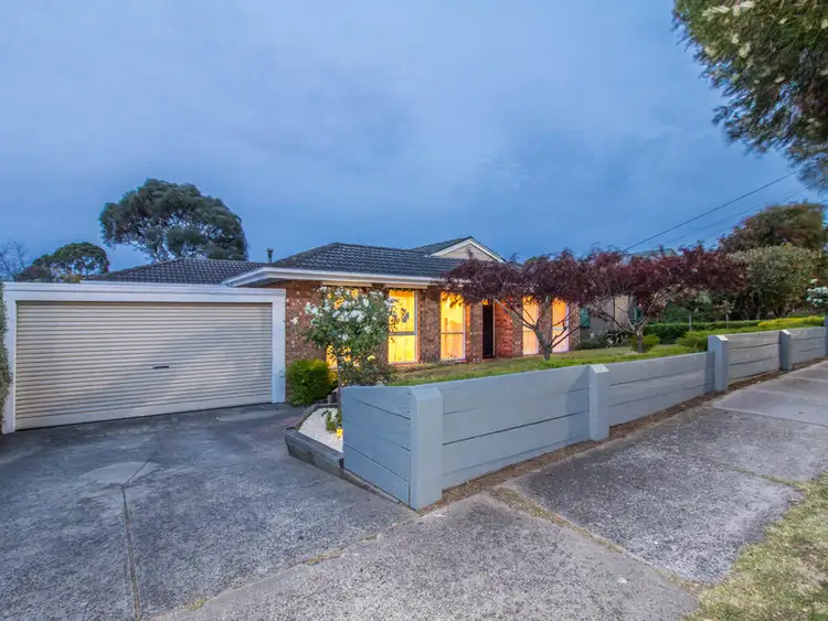 27 Whitford Way, Frankston VIC 3199