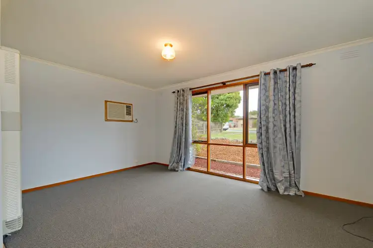 Fifth view of Homely house listing, 2 Gunyah Grove, Traralgon VIC 3844