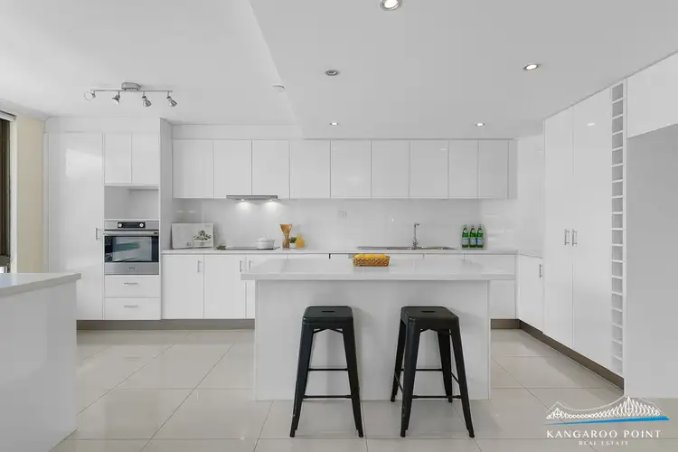 2/89 Thorn Street, Kangaroo Point QLD 4169