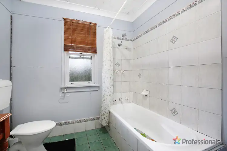 Fifth view of Homely house listing, 19 Jones Avenue, Armidale NSW 2350