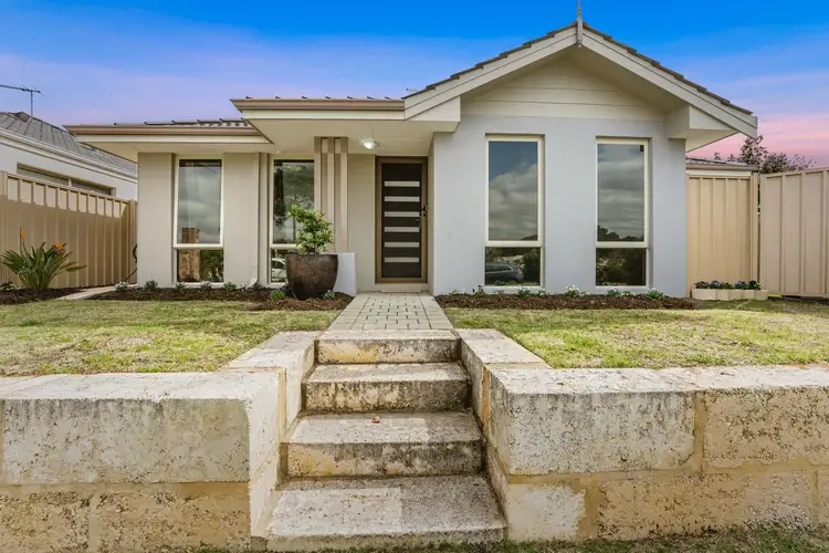 12 Paris Gardens, Hocking WA 6065