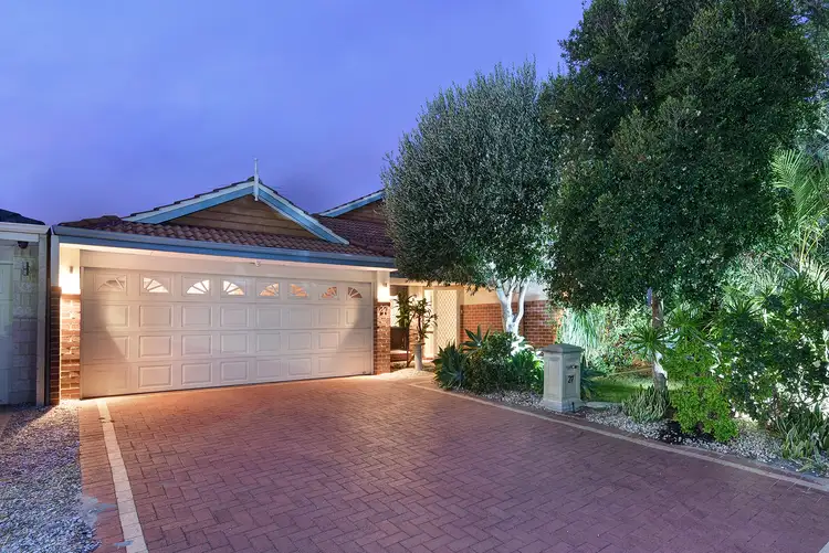27 Allanbi Circle, Carramar WA 6031