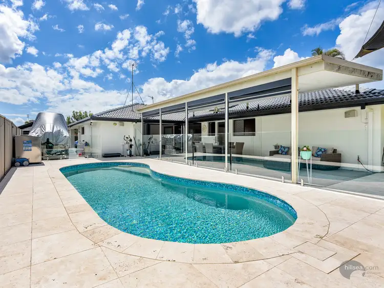 10 Tradewinds Avenue, Paradise Point QLD 4216