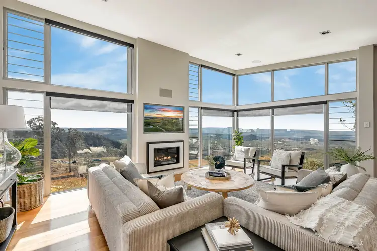 15 St Ives Court, Mount Lofty QLD 4350