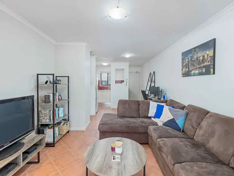 Third view of Homely apartment listing, 1/106 Linton Street, Kangaroo Point QLD 4169