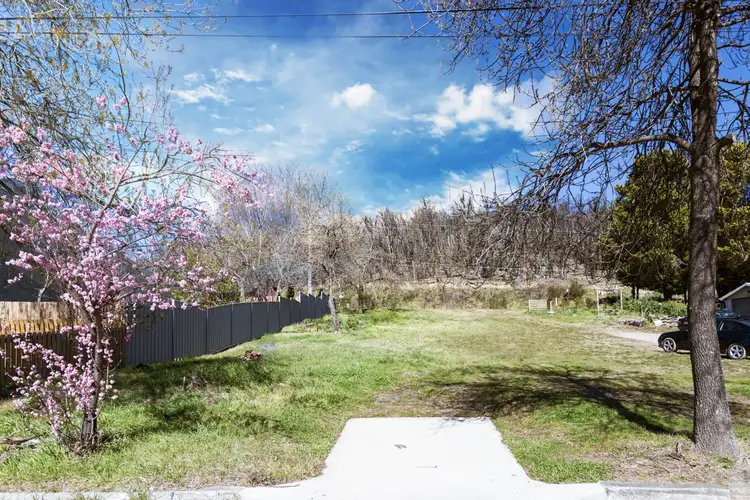 27 Bells Road, Lithgow NSW 2790