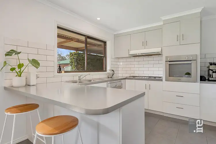 Second view of Homely house listing, 5 Albert Court, Wangaratta VIC 3677