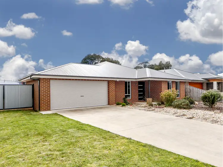 Main view of Homely house listing, 6 Camellia Close, Sale VIC 3850