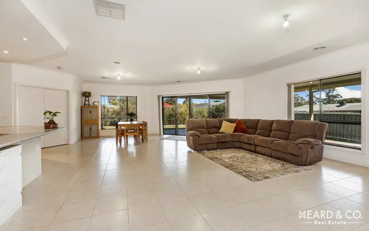 Fifth view of Homely house listing, 1A Tchumlock Court, Ascot VIC 3551