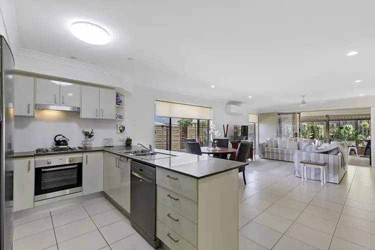 2 Roebuck Street, Urraween QLD 4655