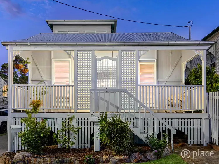 27 Tenth Avenue, Coorparoo QLD 4151