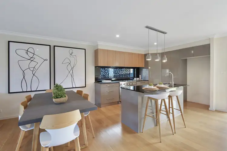 16 Dora Street, Lisarow NSW 2250