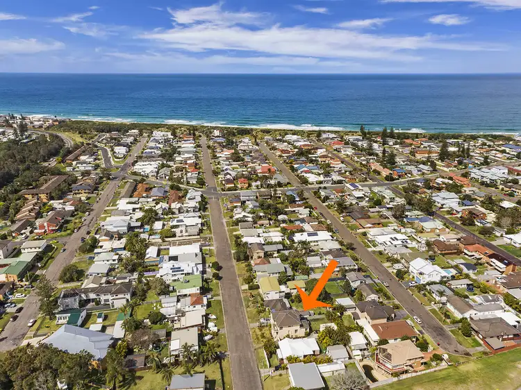 Second view of Homely house listing, 5 Bondi Road, The Entrance North NSW 2261