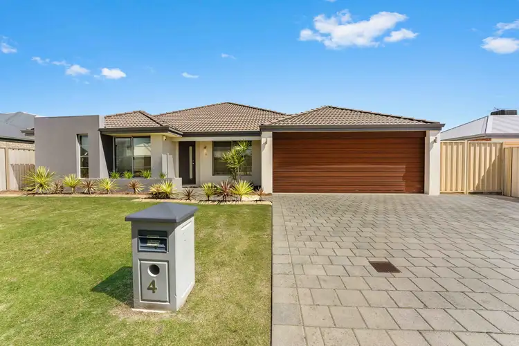 4 Phoenix Terrace, Hocking WA 6065
