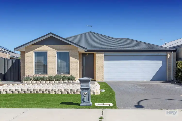 9 Macrandra Way, Dayton WA 6055