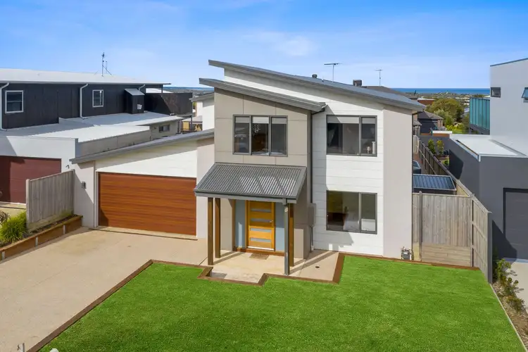 8 Bombora Street, Torquay VIC 3228