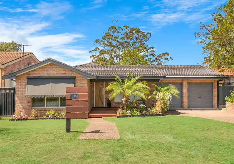 17 Settlers Ridge Close, Lisarow NSW 2250